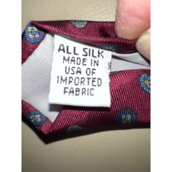 Stafford 100% Silk Neck Tie Burgundy With Blue Accent Designs Approx 55” Long - Picture 3 of 6